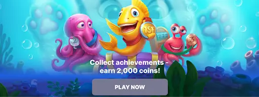 Ein gelber Fisch, ein violetter Oktopus und ein roter Krebs feiern auf einem Siegerpodest unter Wasser. Jeder hält eine Medaille – Gold, Silber und Bronze – während im Hintergrund eine riesige Katzenpfote durch das Glas zu sehen ist.